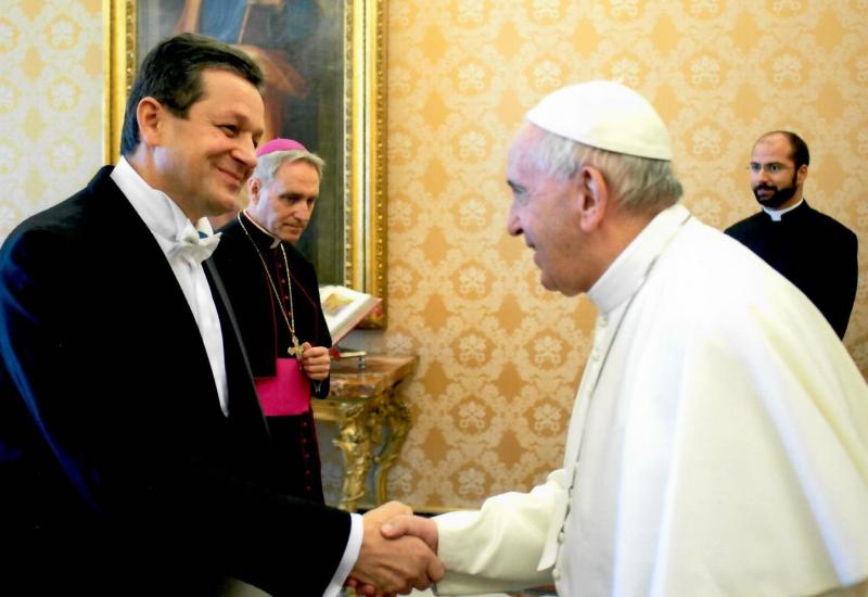 Papa Franjo: Narodima BiH i danas potrebna podrška na putu mira, oproštenja i dijaloga